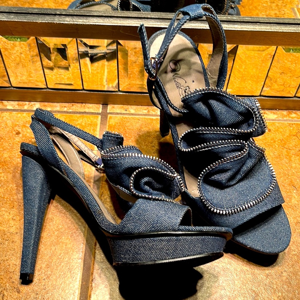 NWOT Denim & Zipper Embellished Sandals - Picture 4 of 9